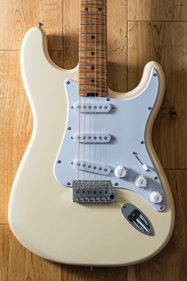 22729-Classic-S-cream-guitar-body