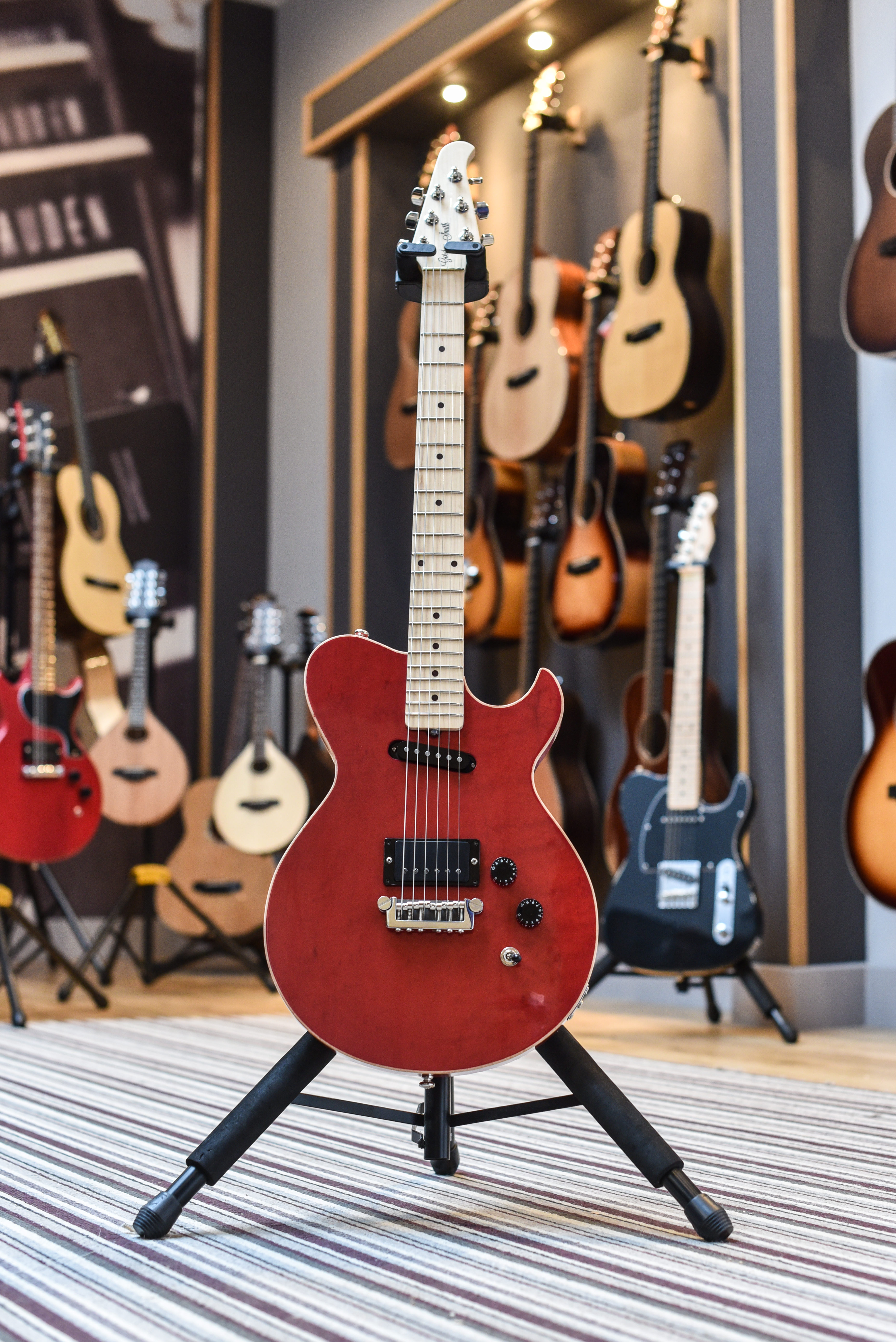 Graf Deluxe - Gordon Smith Guitars