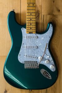 Classic-S-22708-Rockingham-Green-body-guitar