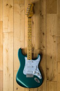 Classic-S-22708-Rockingham-Green-full-guitar
