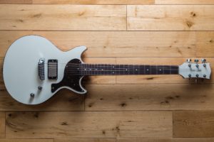 GS1000 white - Gordon Smith Guitars