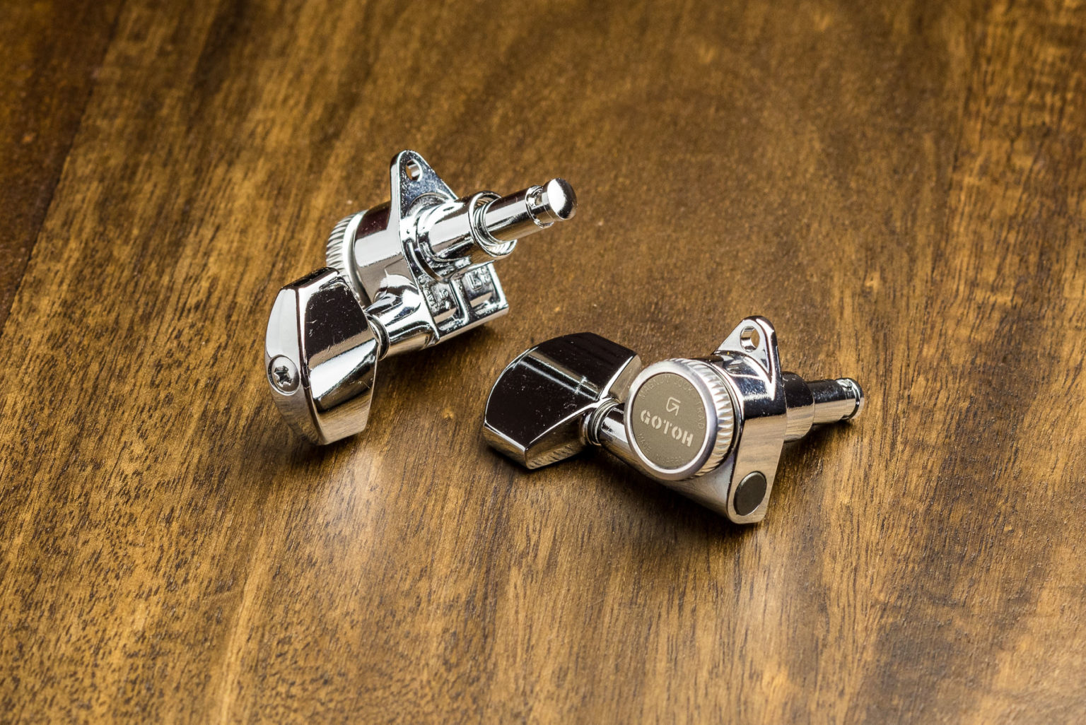 18 to 1 Locking Tuners Gordon Smith Guitars