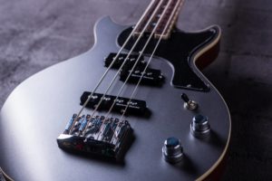 GS Bass - Black Body close up