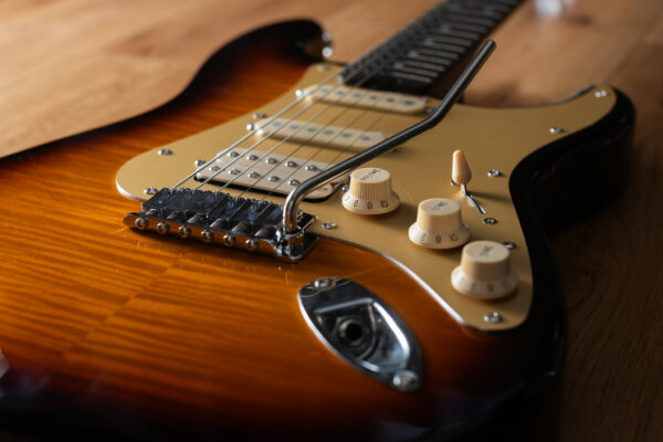 Classic S, Dark Tobacco Burst, #23709 - Image 4